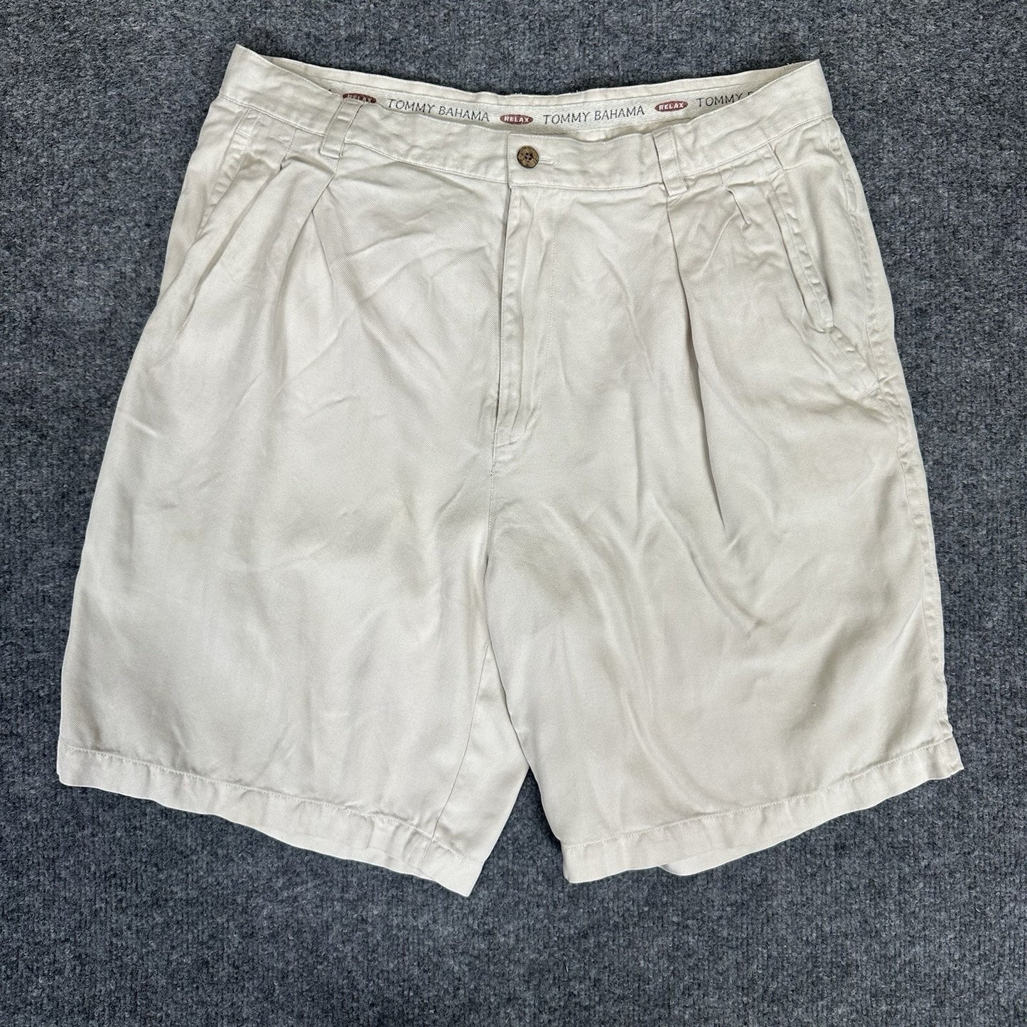 Tommy Bahama Shorts Mens 35 (33x8) Ivory 100% Silk Pleated Chino Vacation Resort