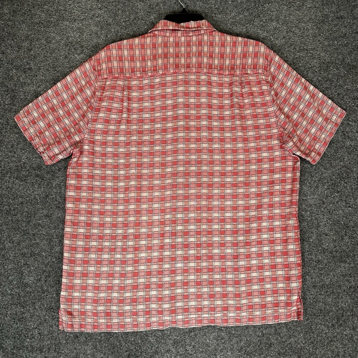 Tommy Bahama Shirt Men's Large Red Plaid 100% Silk Button Up Short Sleeve Casual