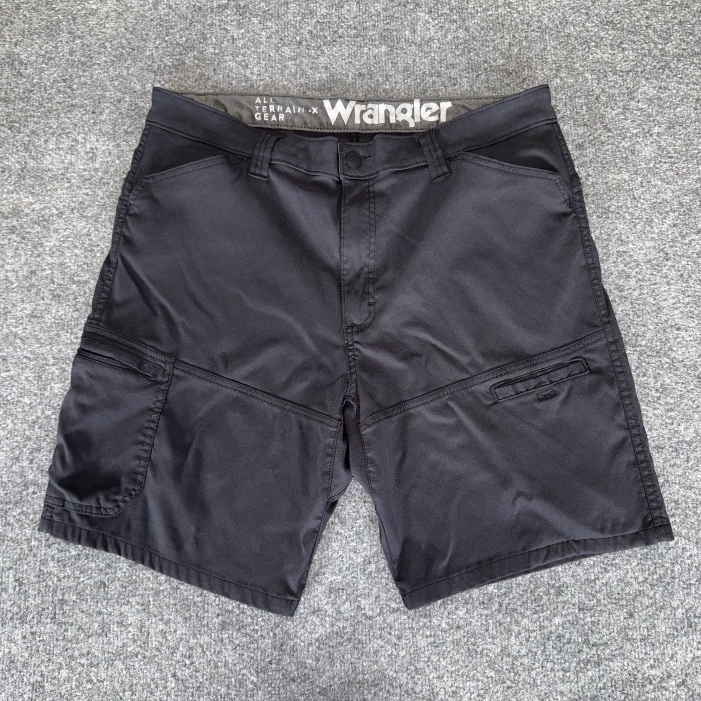 Wrangler ATG All Terrain Gear Cargo Shorts Mens 36 Black Hiking Outdoor Trail