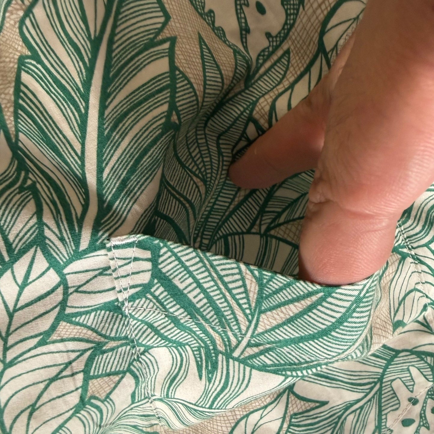 Cooke Street Hawaiian Shirt Mens XL Green Tropical Leaf Button Up Aloha Vacation