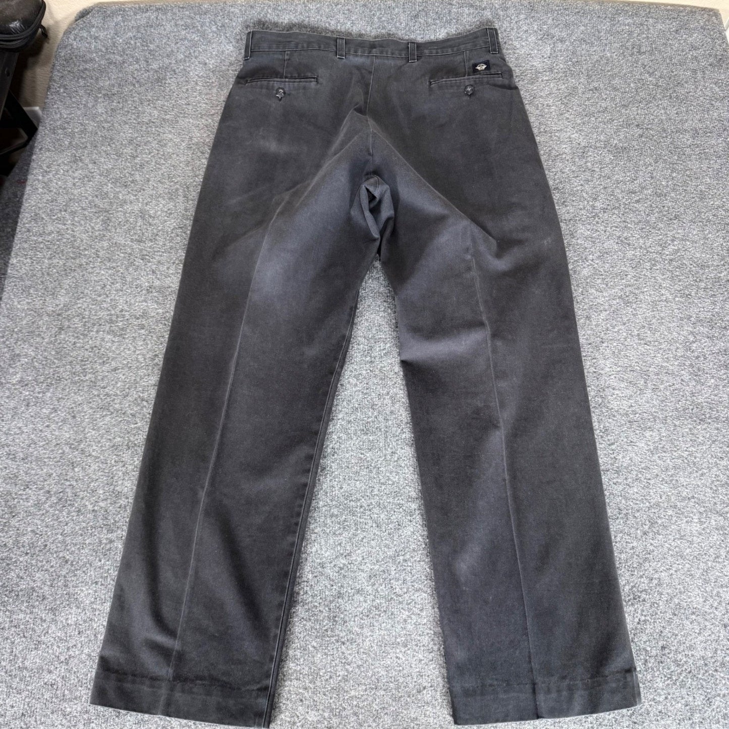 Dockers Khakis Mens 36x32 Gray Cotton Pants Casual Chino Business Office Classic