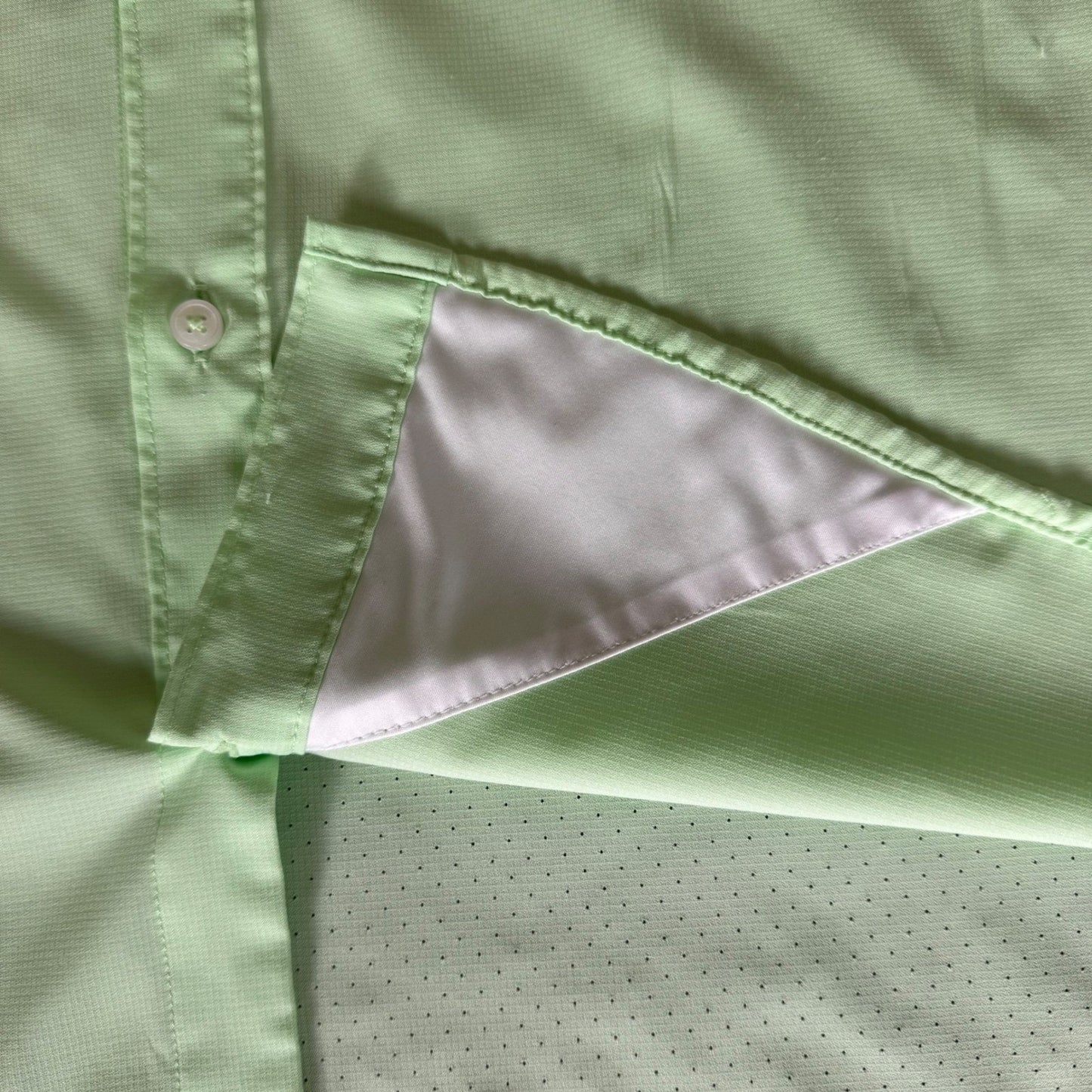 HUK Fishing Shirt Men XL Green Lightweight Short Sleeve Button Up Outdoor Angler