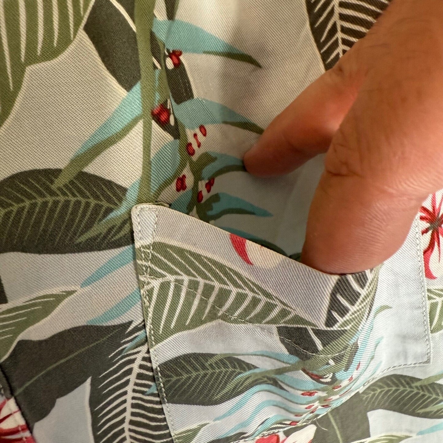 Tommy Bahama Floral Button Down Shirt Tropical Palm Tree Print Men's Large