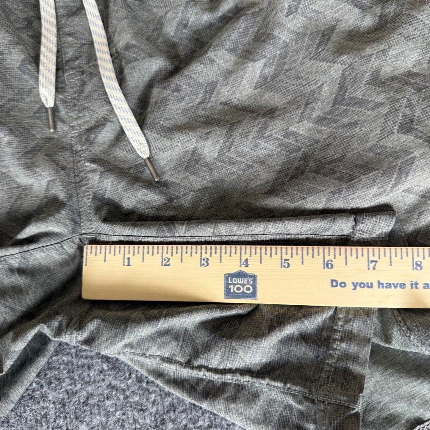 Vuori Kore Shorts Mens 32 Zig-Zag Chevron Geometric Lined Athletic Gym Training