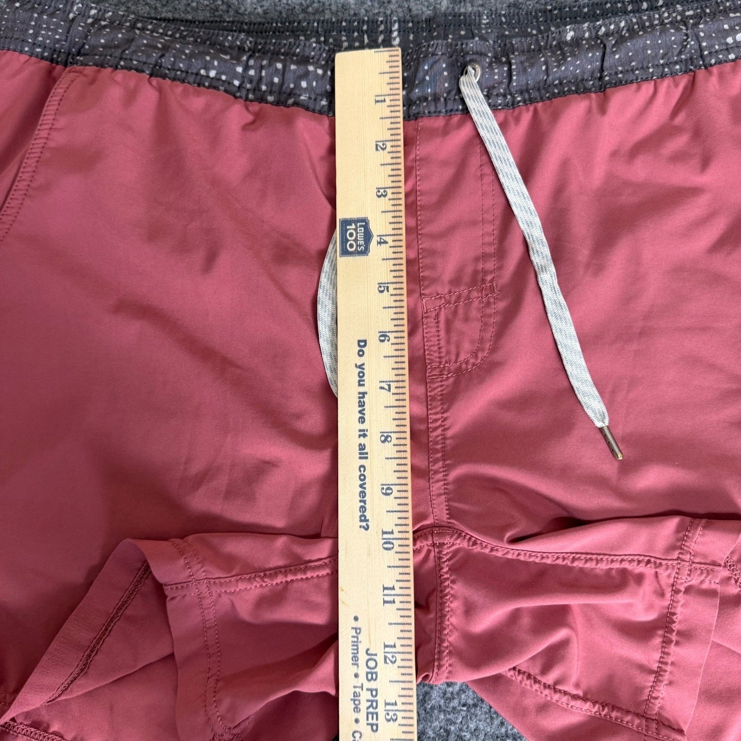 Vuori Kore Shorts Mens Large 38 Red Lined Athletic Gym Training Workout Running