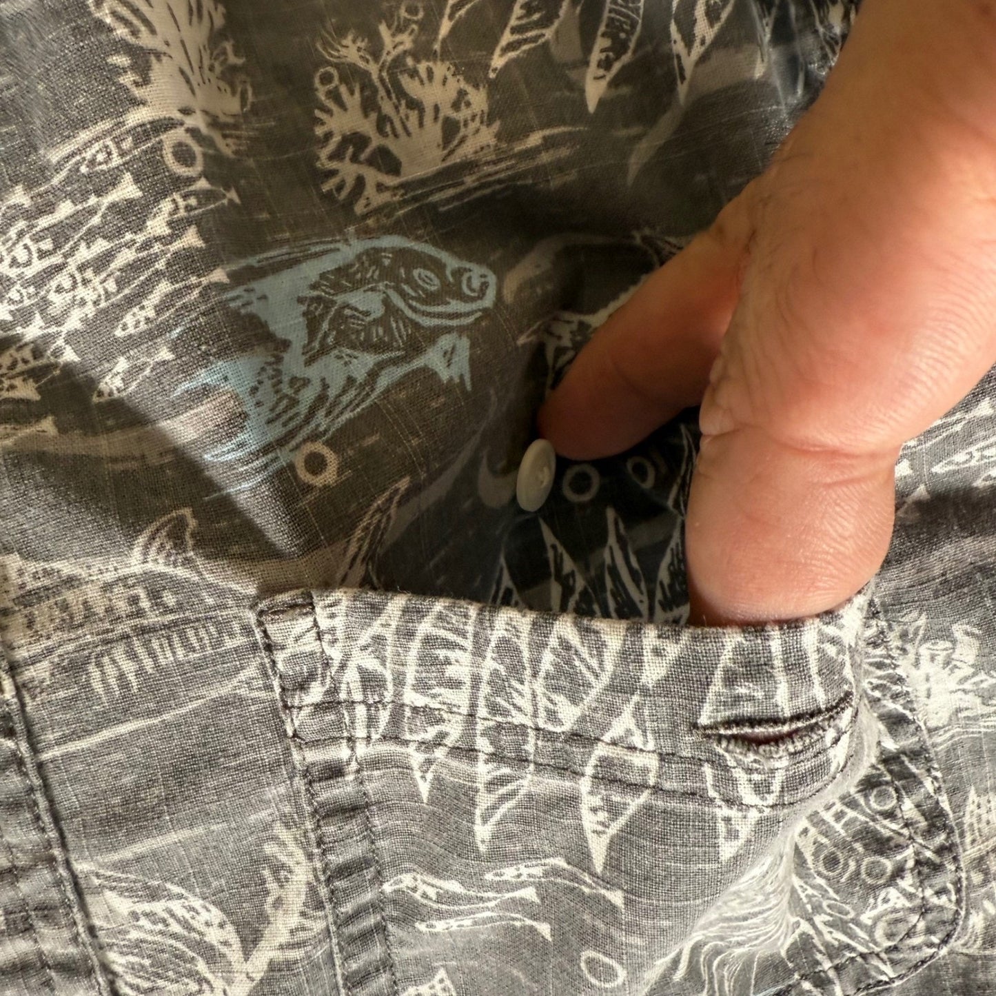 Croft & Barrow Fish Print Button Up Short Sleeve Casual Shirt Men's Small