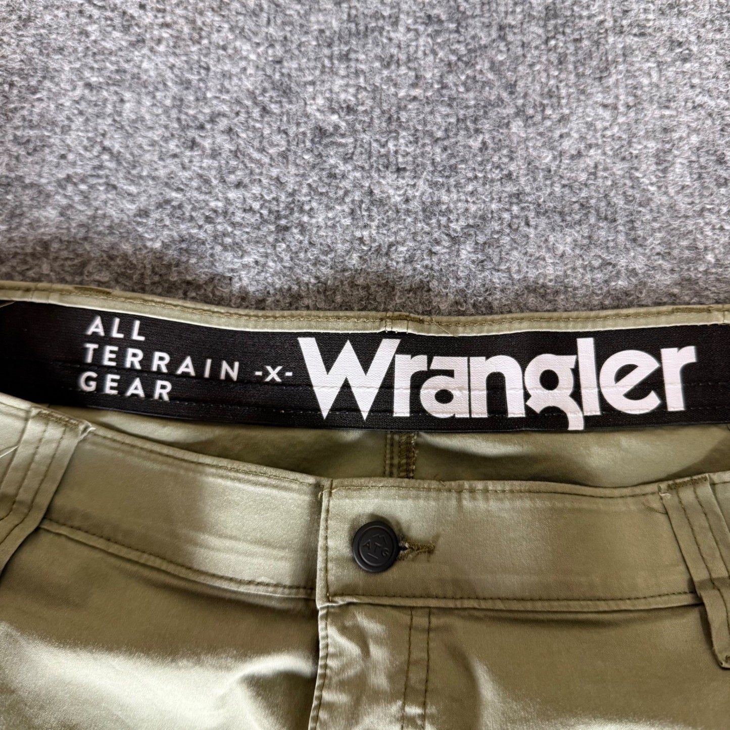 Wrangler ATG All Terrain Gear Mens Cargo Shorts 38 Green Casual Outdoor Hiking