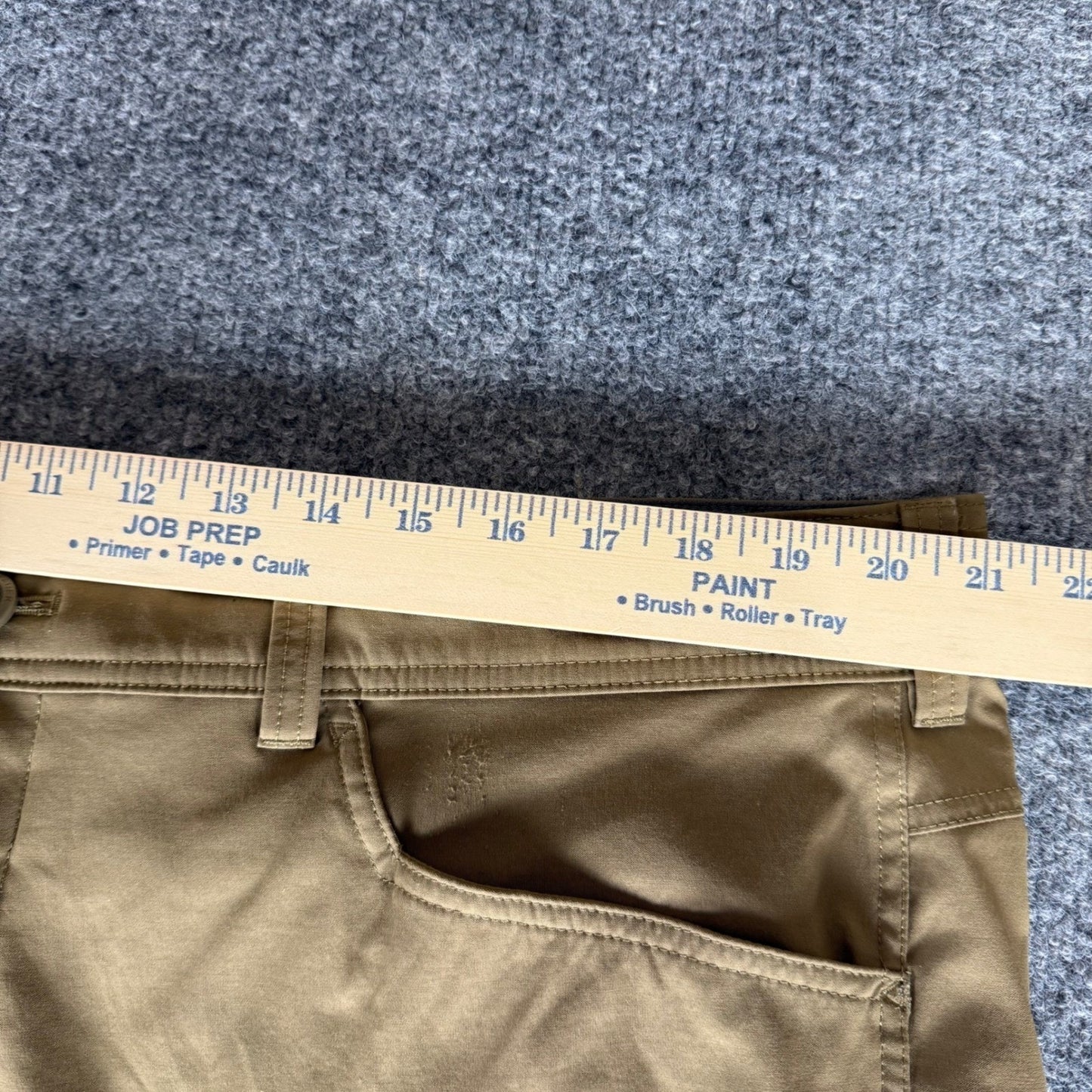 Eddie Bauer First Ascent Cargo Shorts Mens 42 Khaki Hiking Outdoor Trail