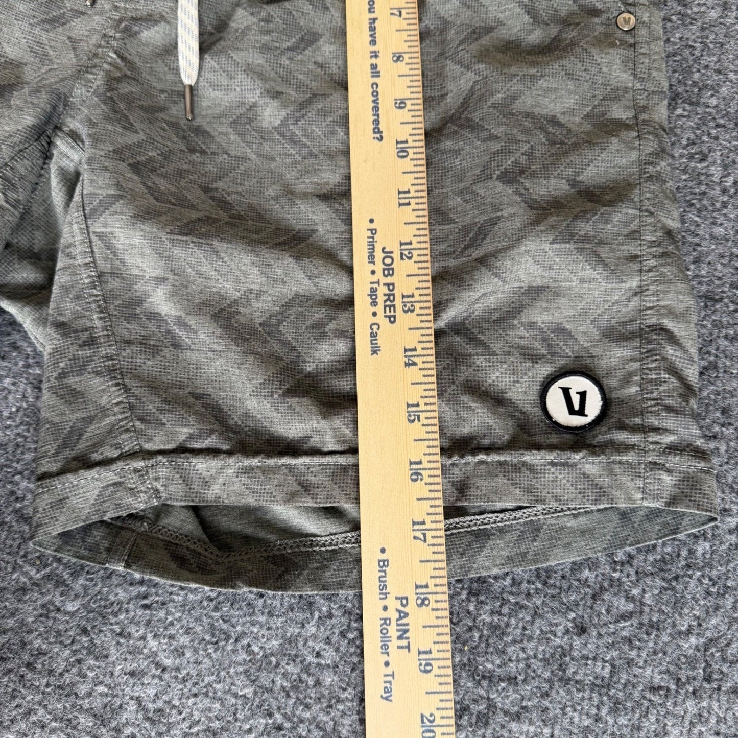 Vuori Kore Shorts Mens 32 Zig-Zag Chevron Geometric Lined Athletic Gym Training