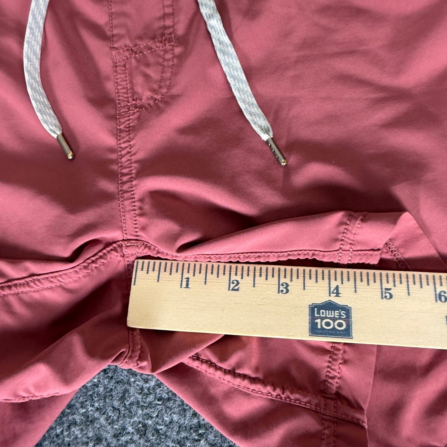 Vuori Kore Shorts Mens Large 38 Red Lined Athletic Gym Training Workout Running