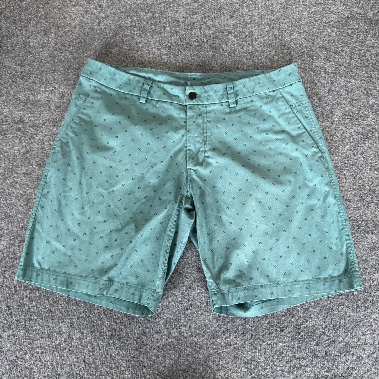 Lululemon Shorts Mens 36 Teal Cross Pattern Athletic Stretch Casual Performance