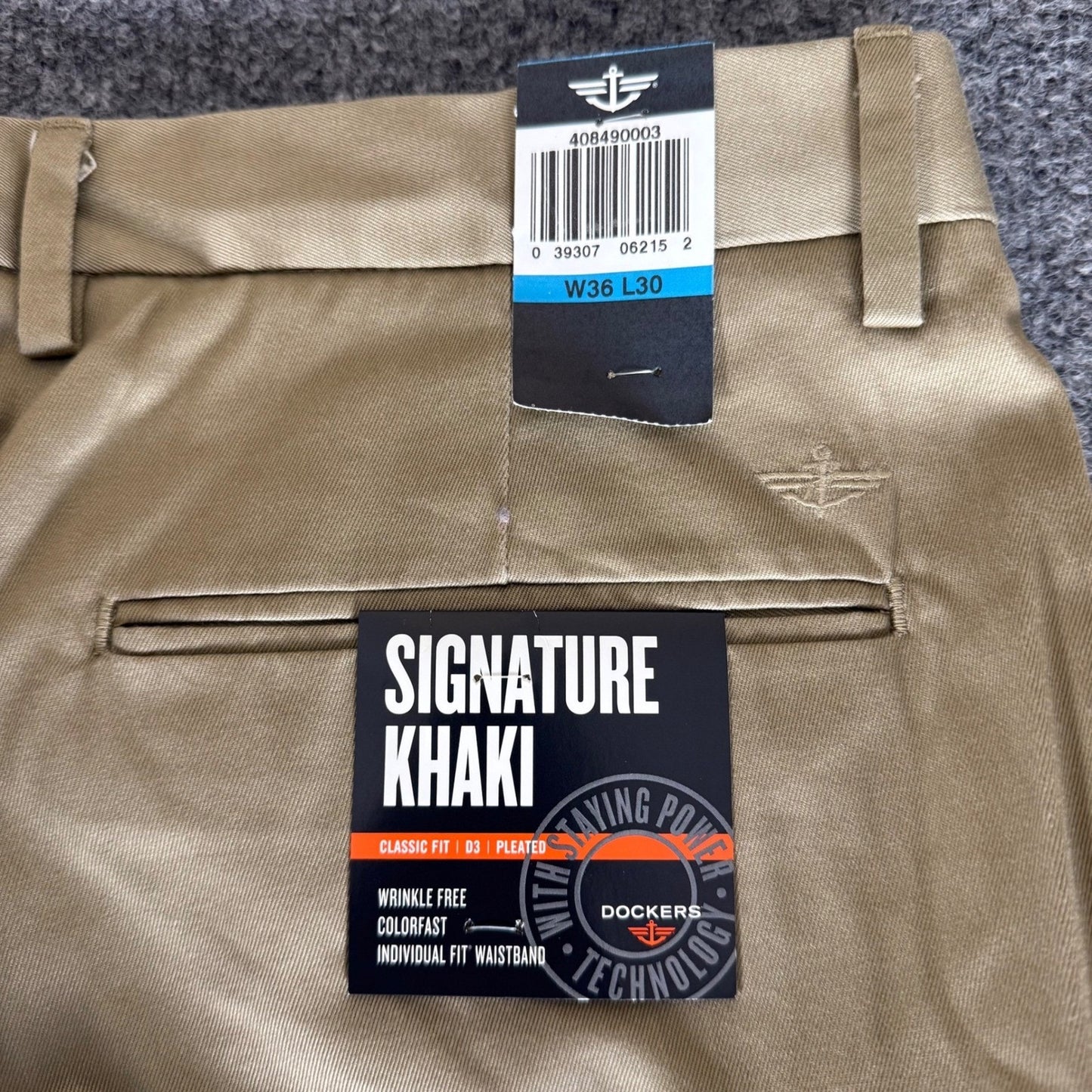Dockers Signature Khaki Pants Mens 36x30 Tan Classic Fit Pleated Casual Workwear