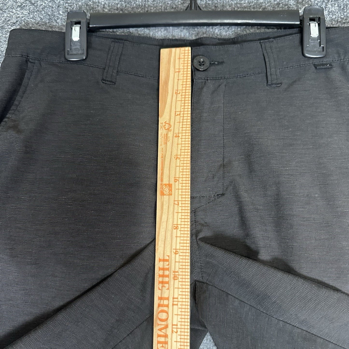 Travis Mathew Shorts Mens 34 Black Golf Chino 9" Performance Mid Rise Casual