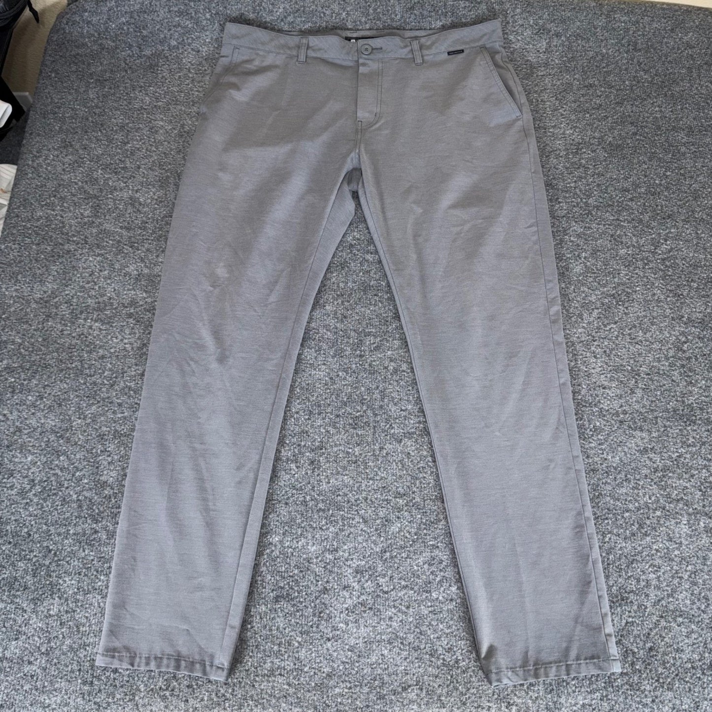 Travis Mathew Men Golf Pant 38 (39x31.5) Gray Performance Chino Stretch Athletic