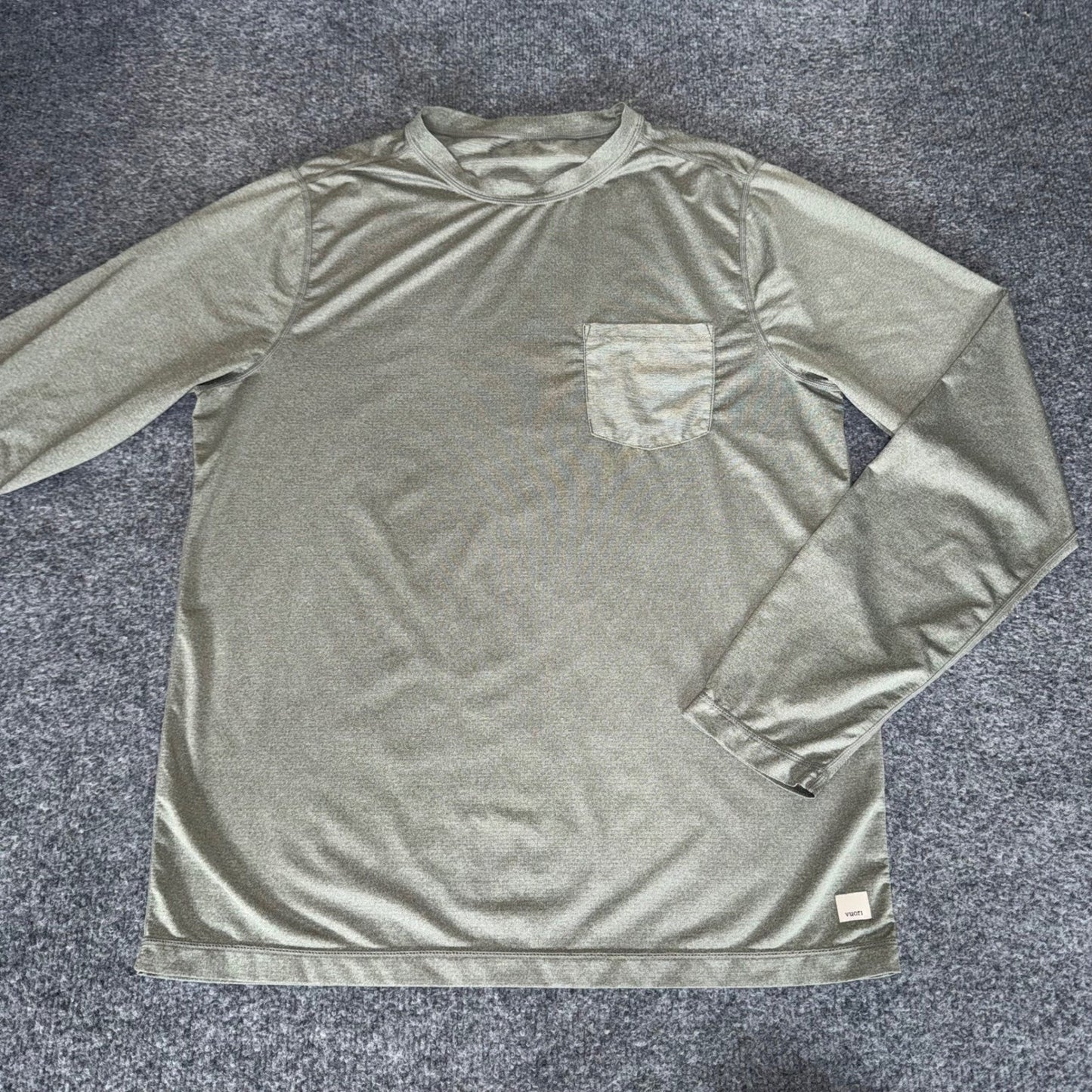 Vuori Tradewind Tee Shirt Men Medium Green Long Sleeve Athletic Running Training