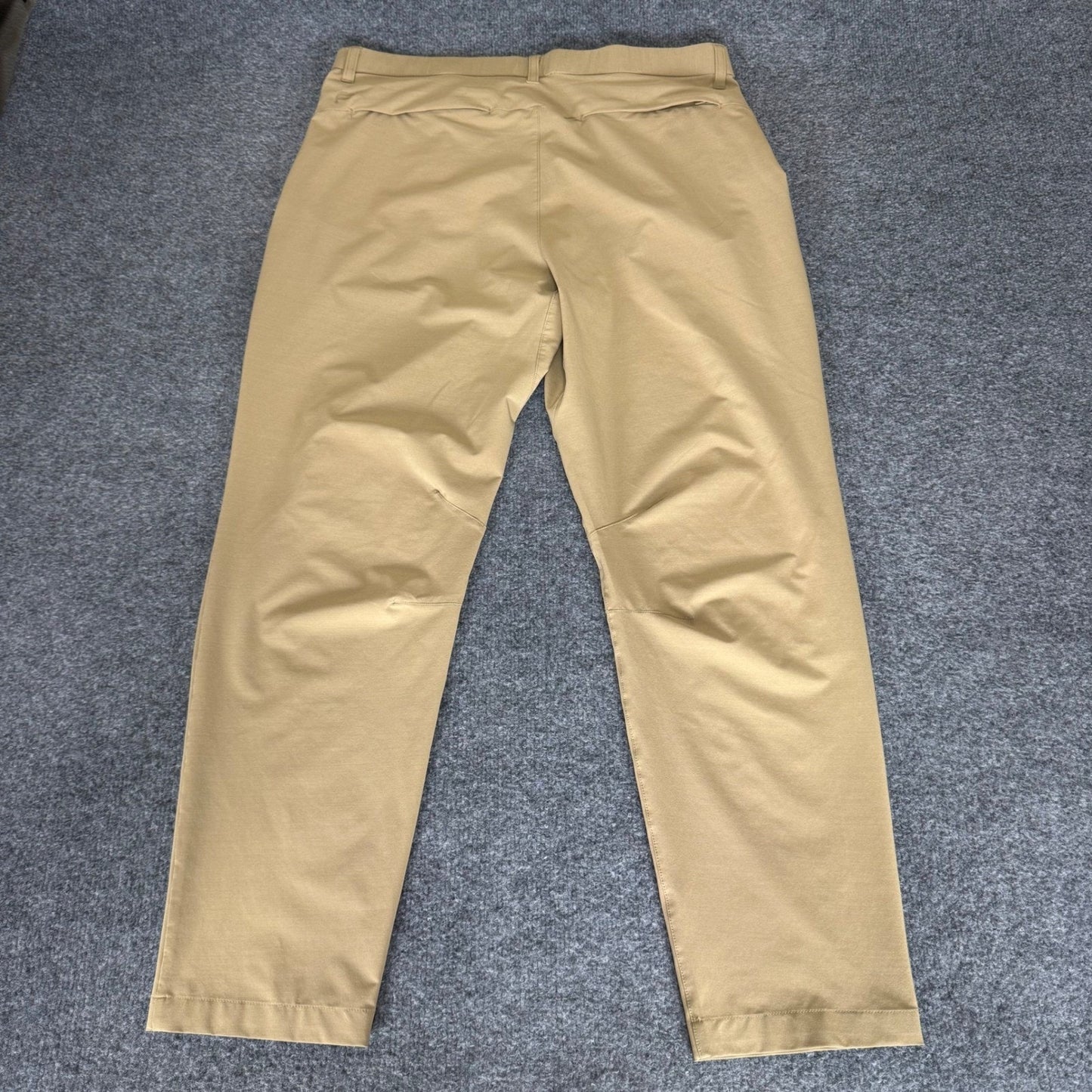 Fabletics Pants Mens 34x28 Tan Chino Stretch Golf Casual Office Travel Comfort