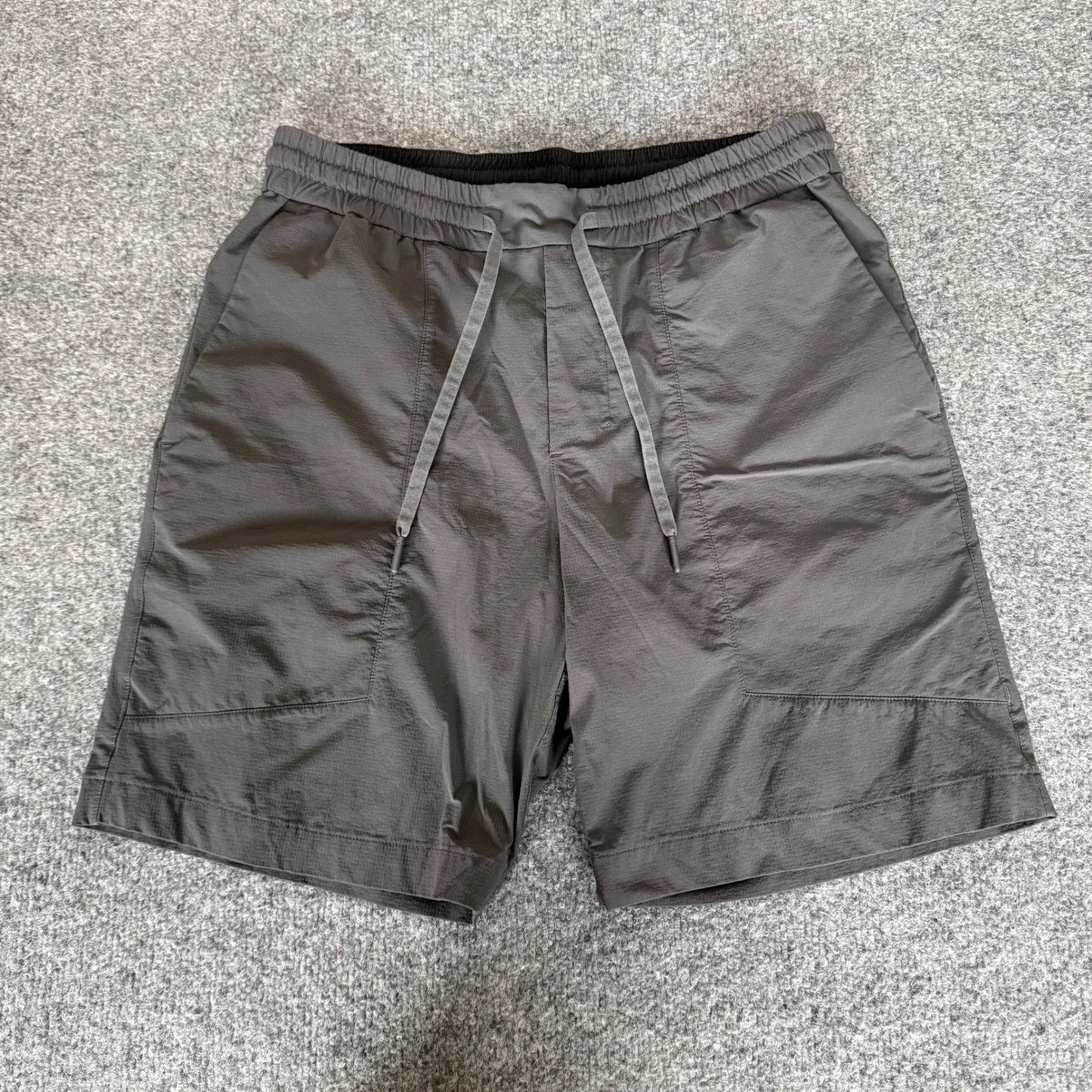 Lululemon Bowline Shorts Mens Medium 30x8 Gray Athleisure Training Gym Comfort
