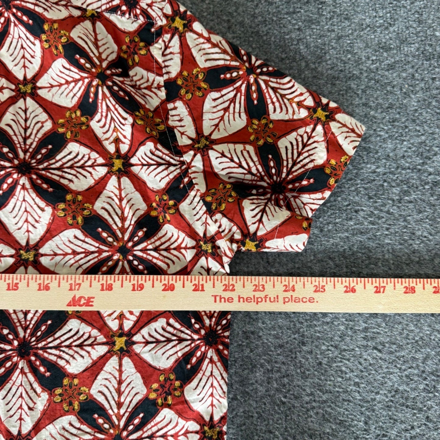 J.Crew Mens Classic Cotton Batik Floral Short Sleeve Button Up Red Large Casual