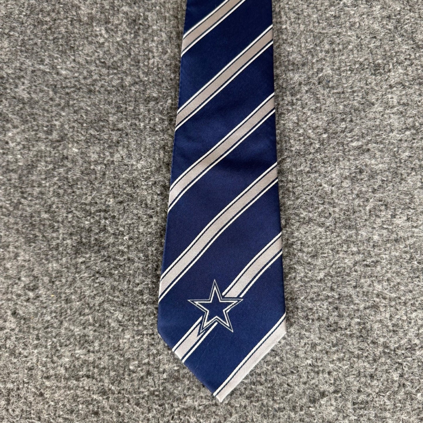 Dallas Cowboys NFL Mens Necktie Blue Silver Striped Star Tie Football Business