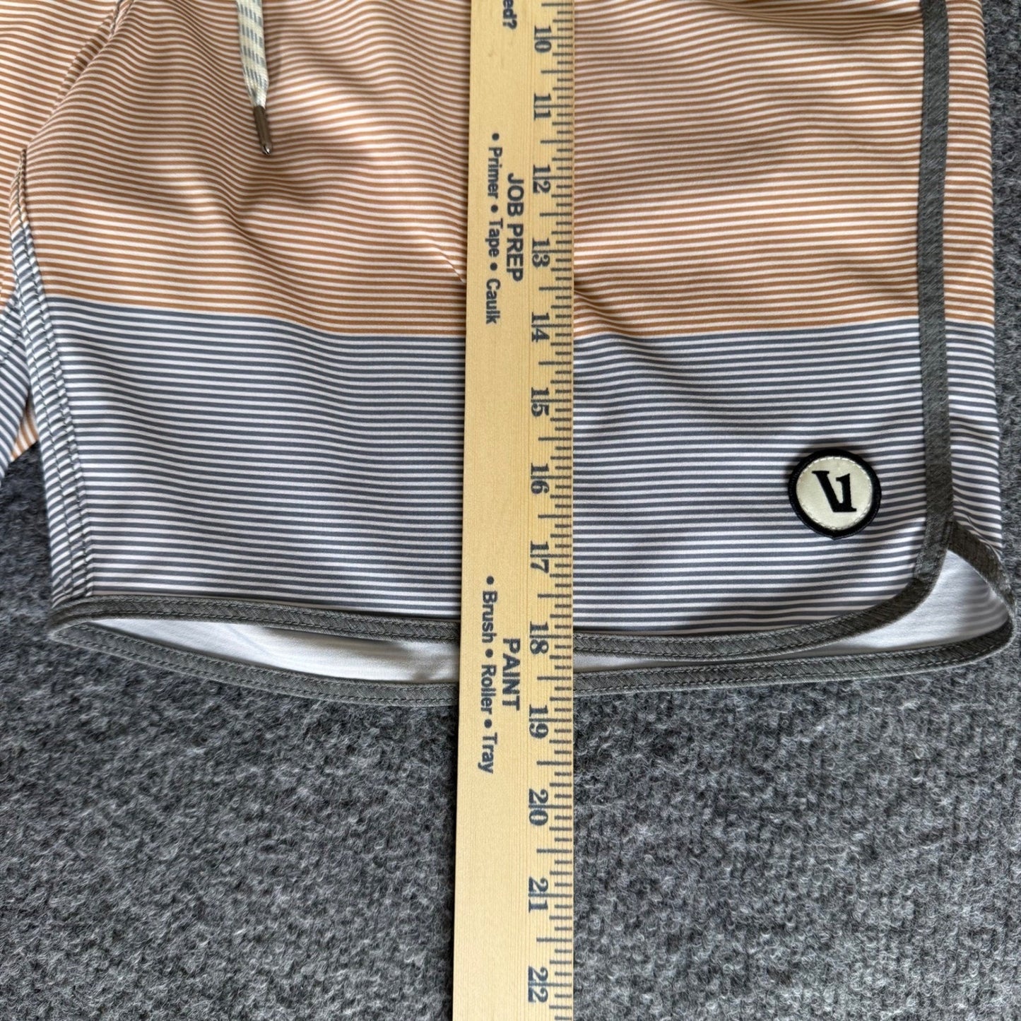 Vuori Board Short Mens 36 Striped Casual Swim Surf Everyday Comfort Soft Stretch