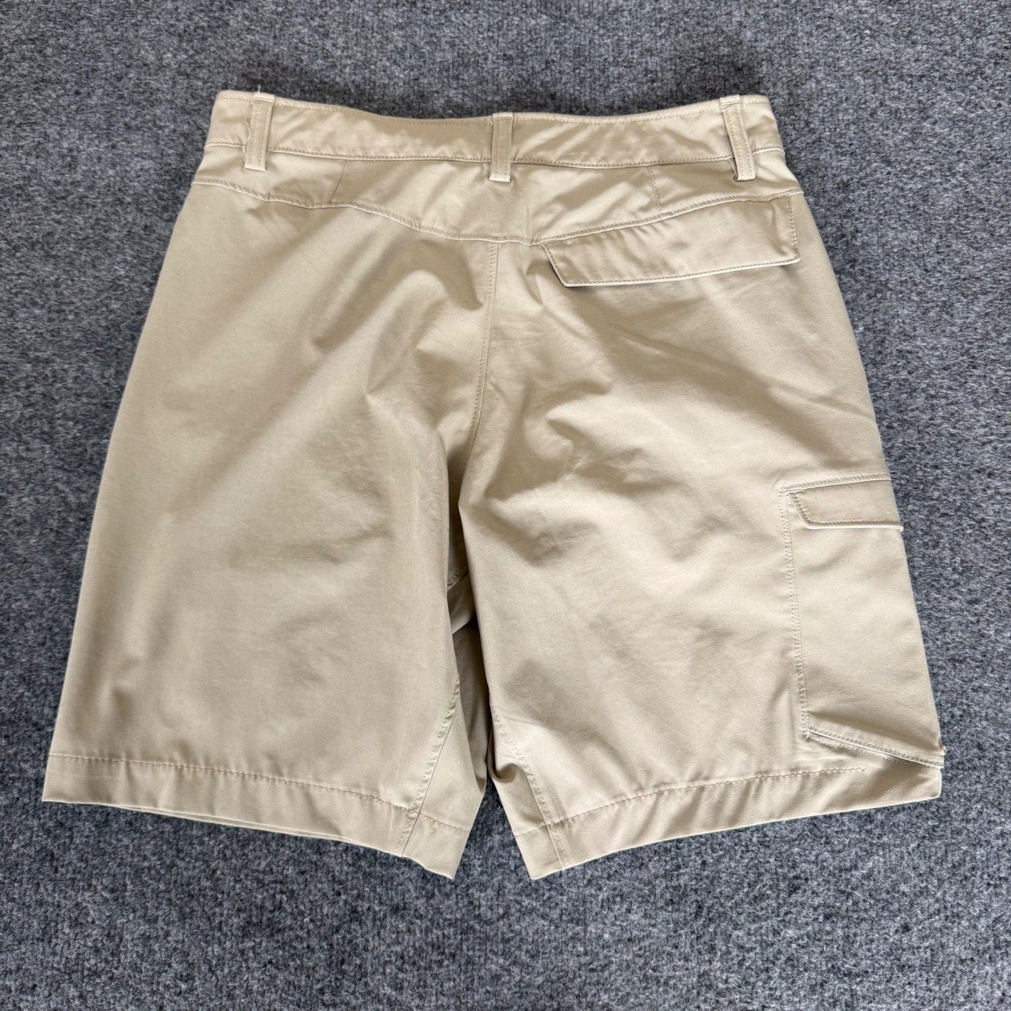 Under Armour HeatGear Tactical Cargo Shorts Mens 30 Tan Khaki Loose Fit Utility