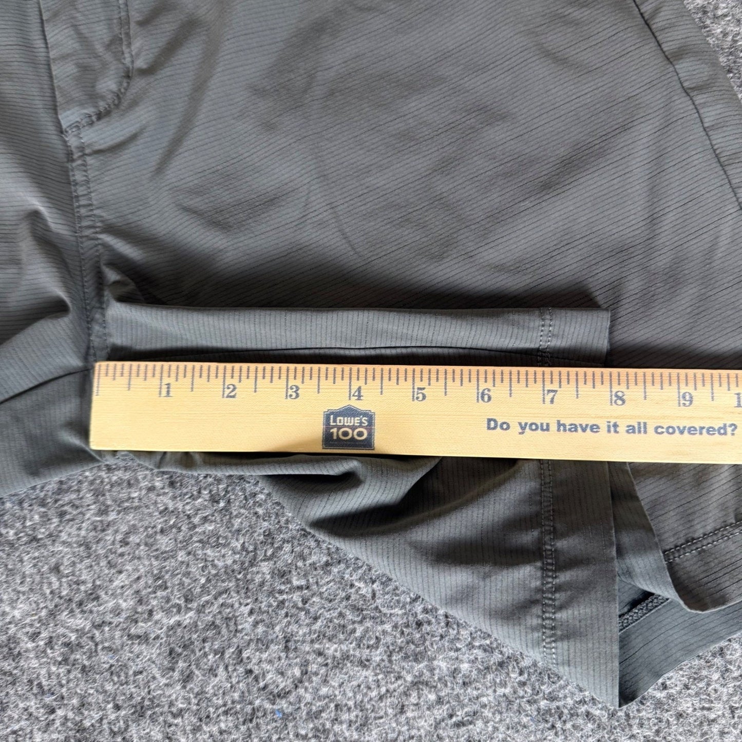 Vuori Pebble Short Mens 34 Gray Performance Stretch Active Golf Lightweight V399
