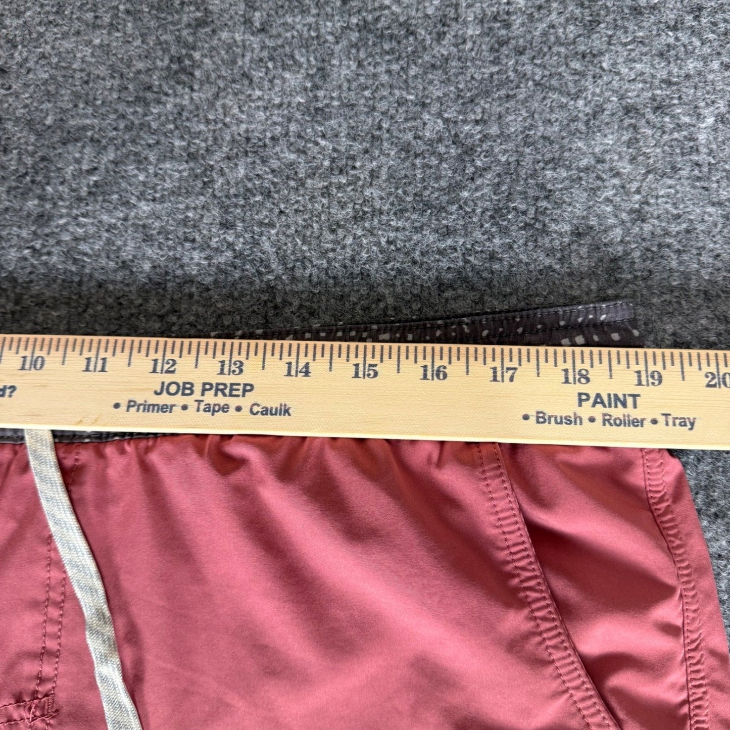 Vuori Kore Shorts Mens Large 38 Red Lined Athletic Gym Training Workout Running