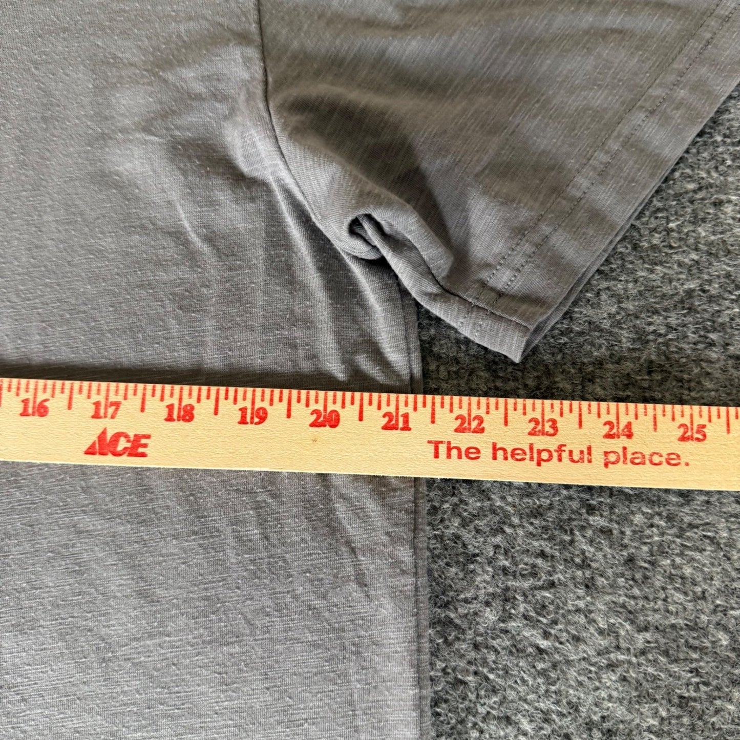 Travis Mathew T-Shirt Mens Large Gray V-Neck Casual Cotton Soft Everyday Comfort