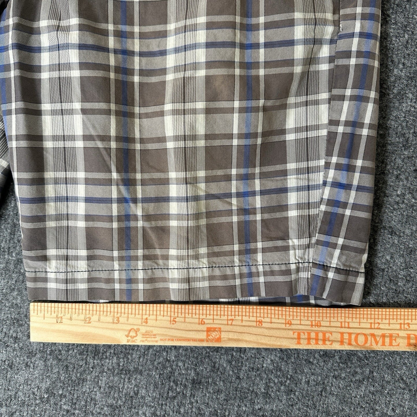 Eddie Bauer Shorts Mens 38 (36x9) Blue Grey Plaid Legend Wash Flat Front Adult