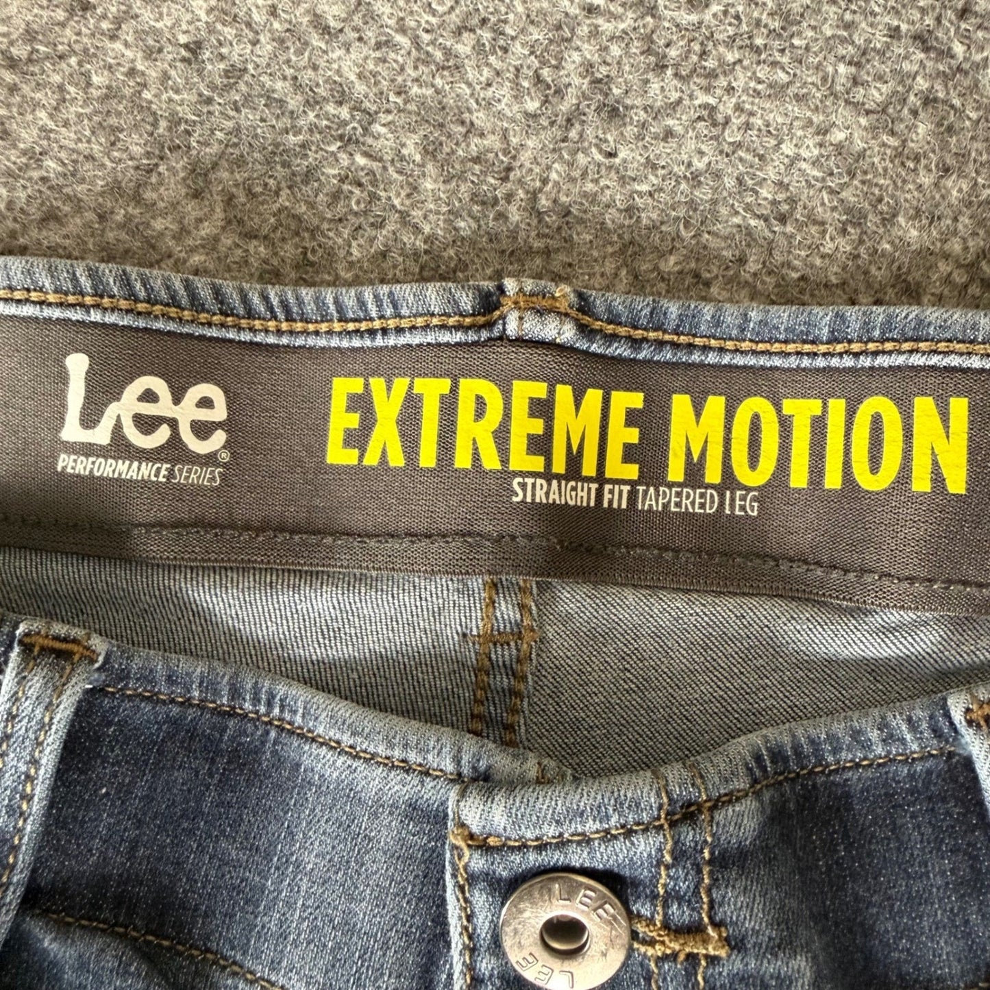 Lee Extreme Motion Straight Tapered 34x30 Jeans Dark Wash Stretch Denim Comfort