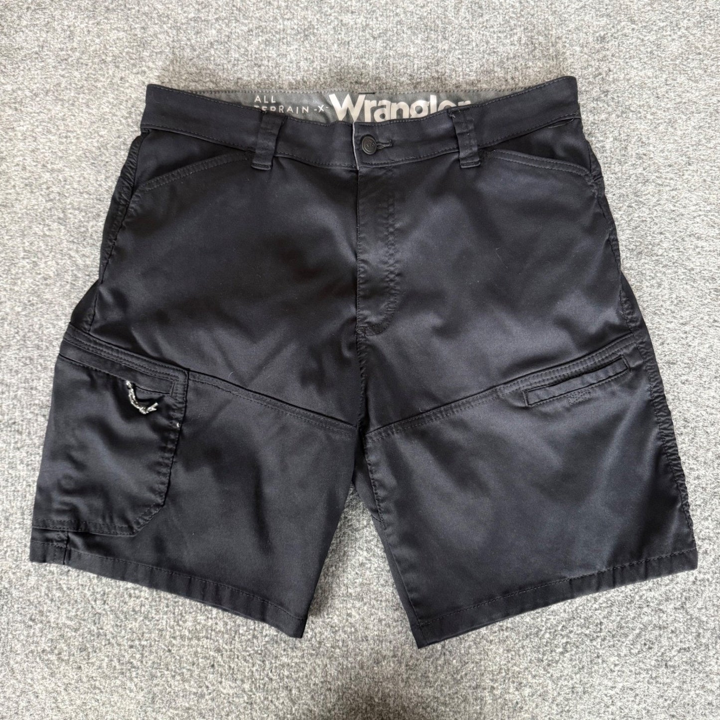 Wrangler ATG All Terrain Gear Mens Black Cargo Hiking Shorts 34 Outdoor Utility