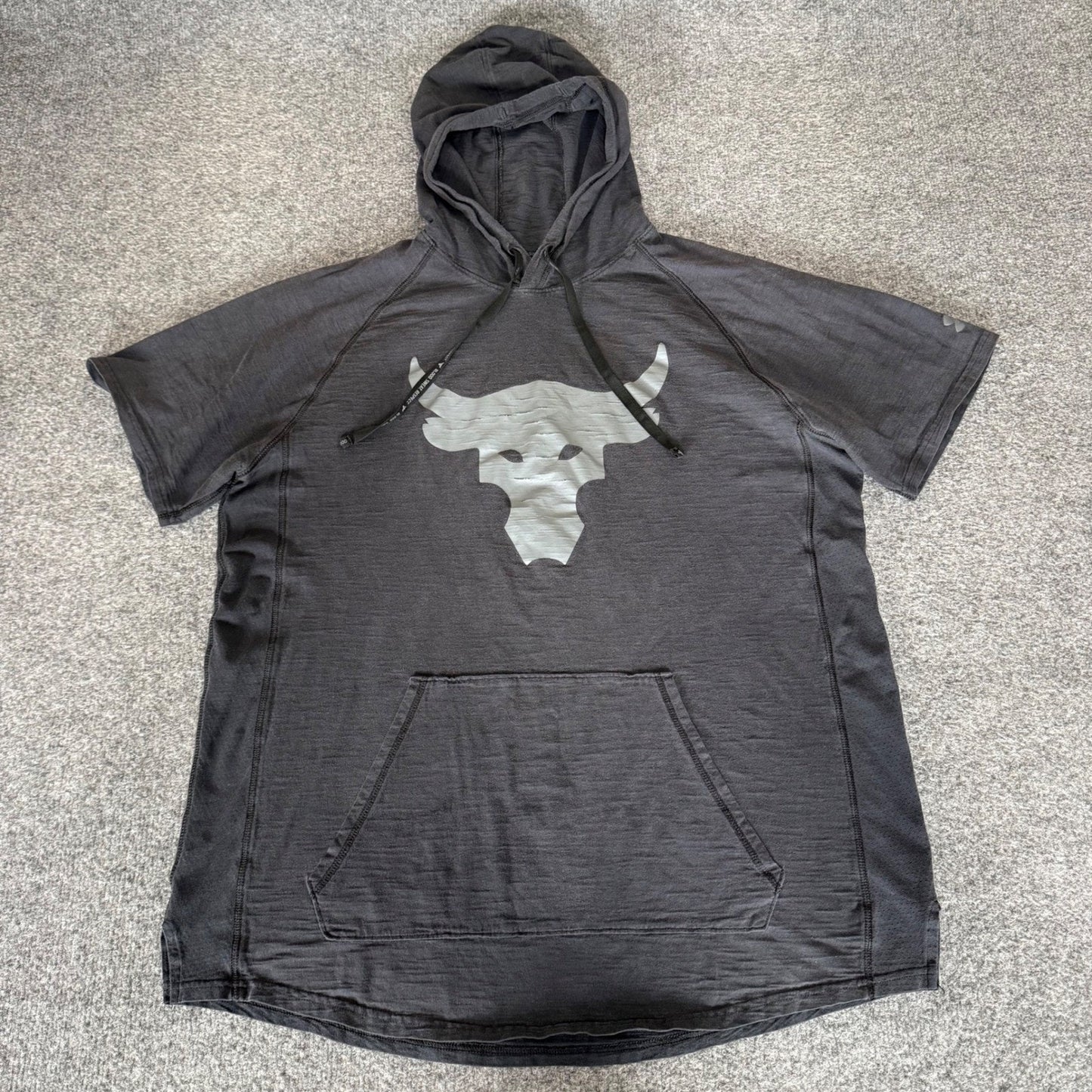 Under Armour Project Rock Charged Hoodie Shirt Men Large Brahma Bull Gym Workout