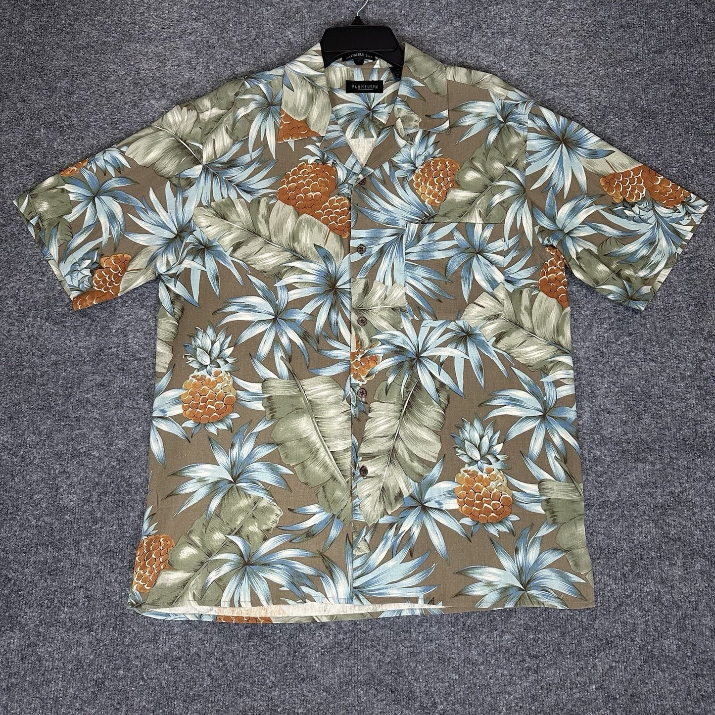 Van Heusen Hawaiian Shirt Mens M Floral Silk Short Sleeve Pocket Casual Adult