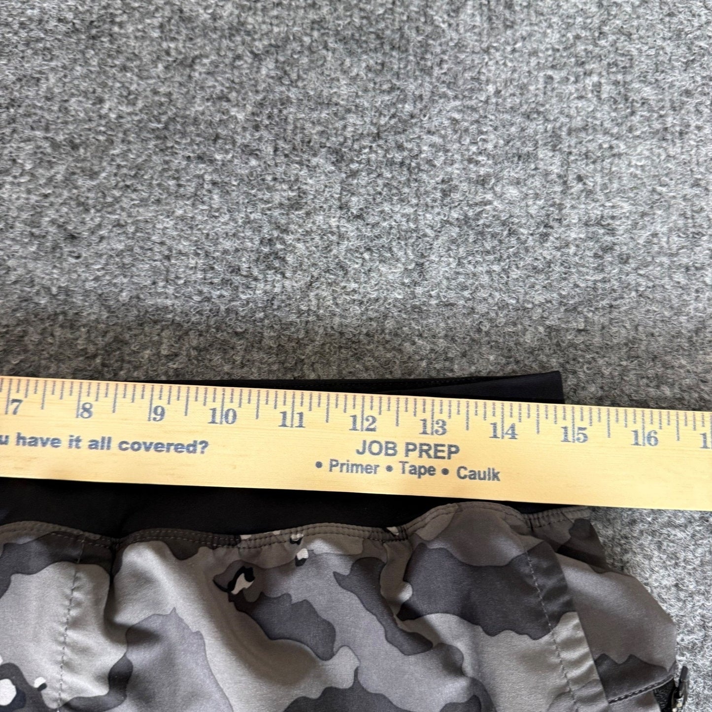 Fabletics Franchise Shorts Mens Size 30 Gray Desert Storm Camo Lined Gym Running