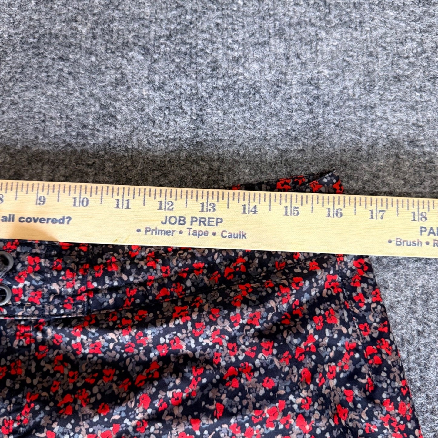 prAna Fenton Boardshorts Mens 32 Red Black Floral Surf Swim Beachwear Drawstring
