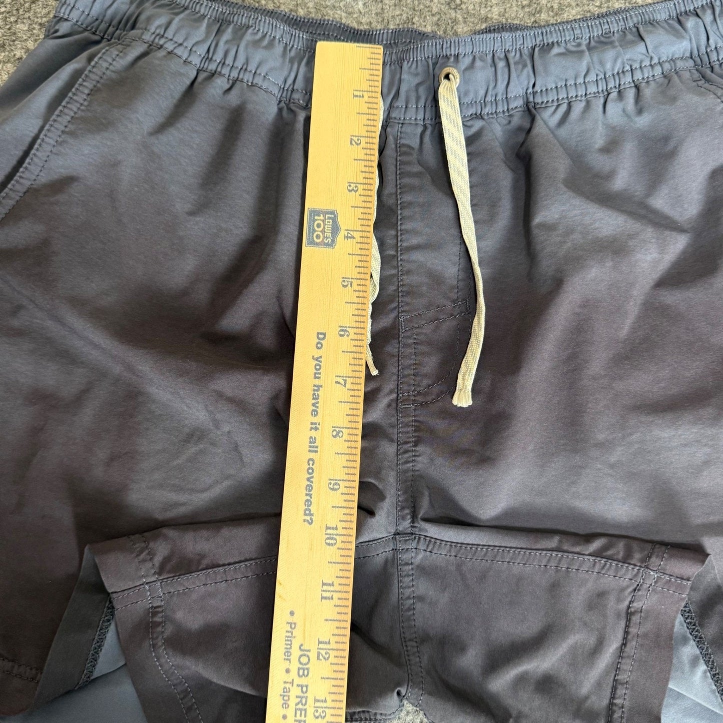 Vuori Athletic Shorts Mens Size 30 Gray Unlined Stretch Gym Workout Performance