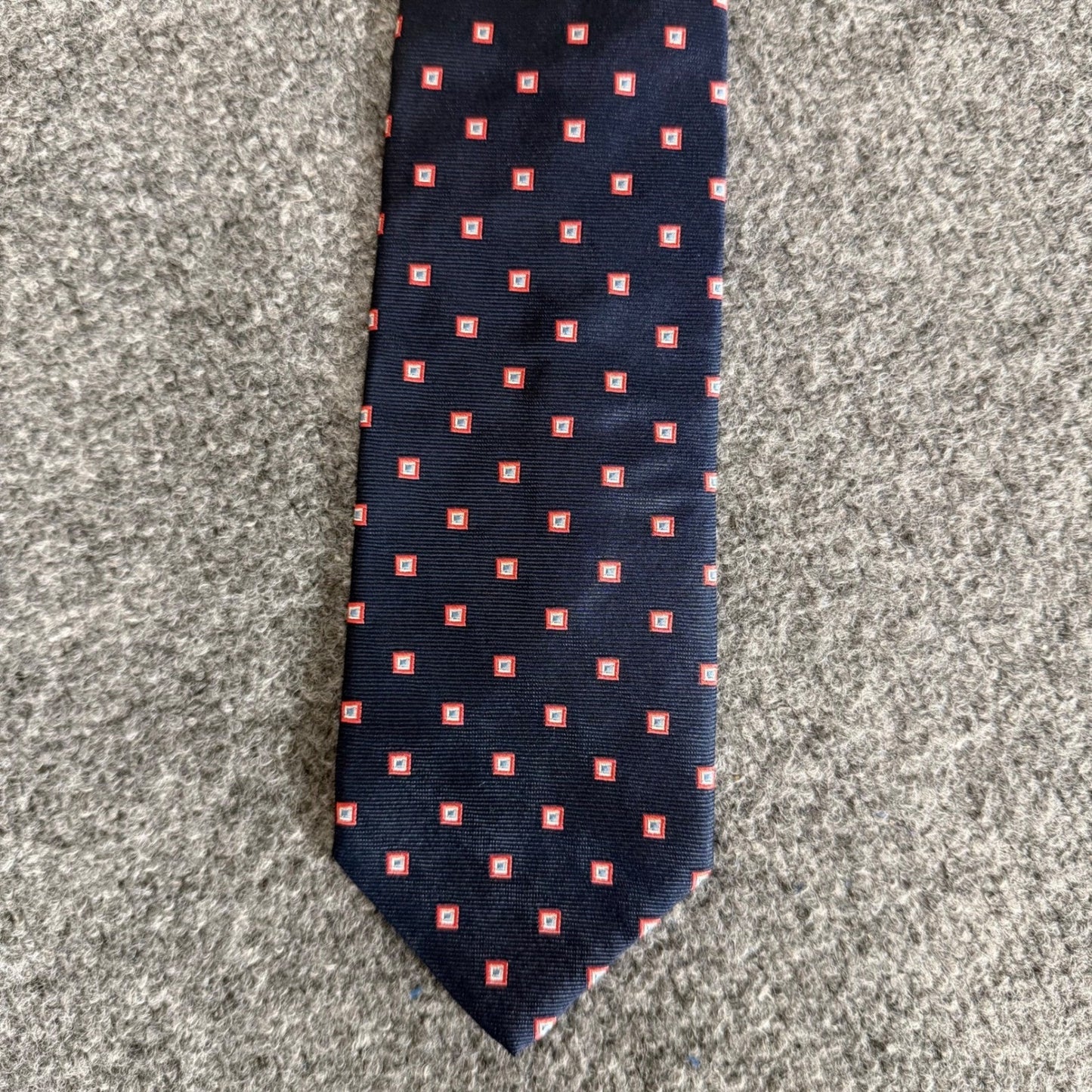 Brooks Brothers 346 Mens Navy Blue Silk Geometric Square Pattern Necktie Office