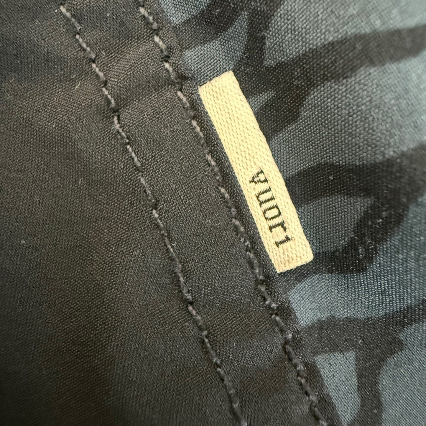 Vuori Kore Shorts Mens 31 Blue Geometric Lined Athletic Gym Training Workout