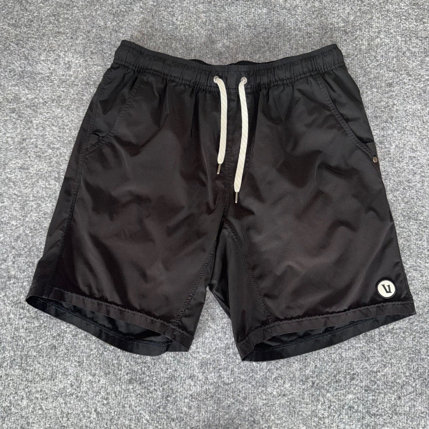 Vuori Kore Shorts Mens Medium Size 30 Black Lined Athletic Gym Training Workout