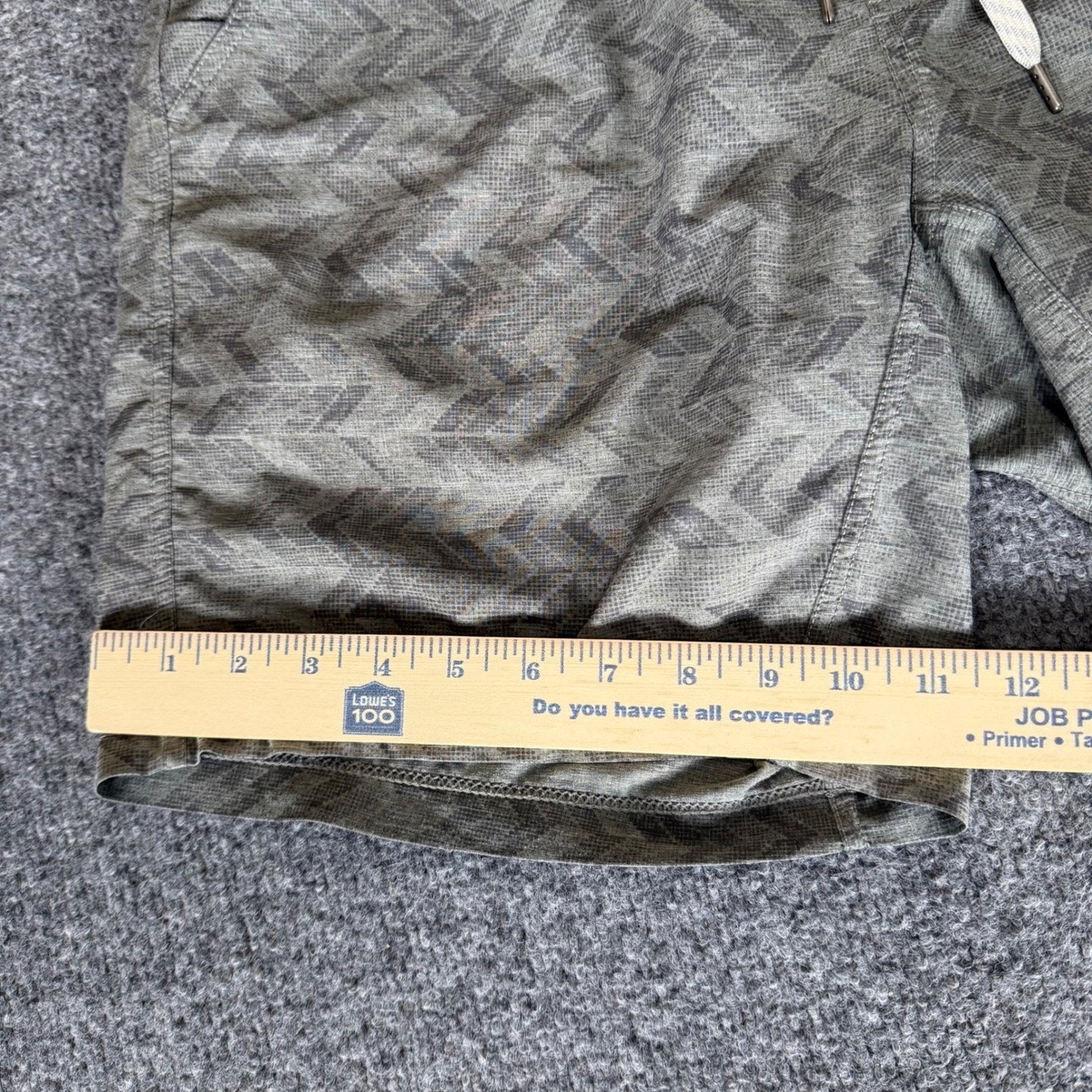 Vuori Kore Shorts Mens 32 Zig-Zag Chevron Geometric Lined Athletic Gym Training