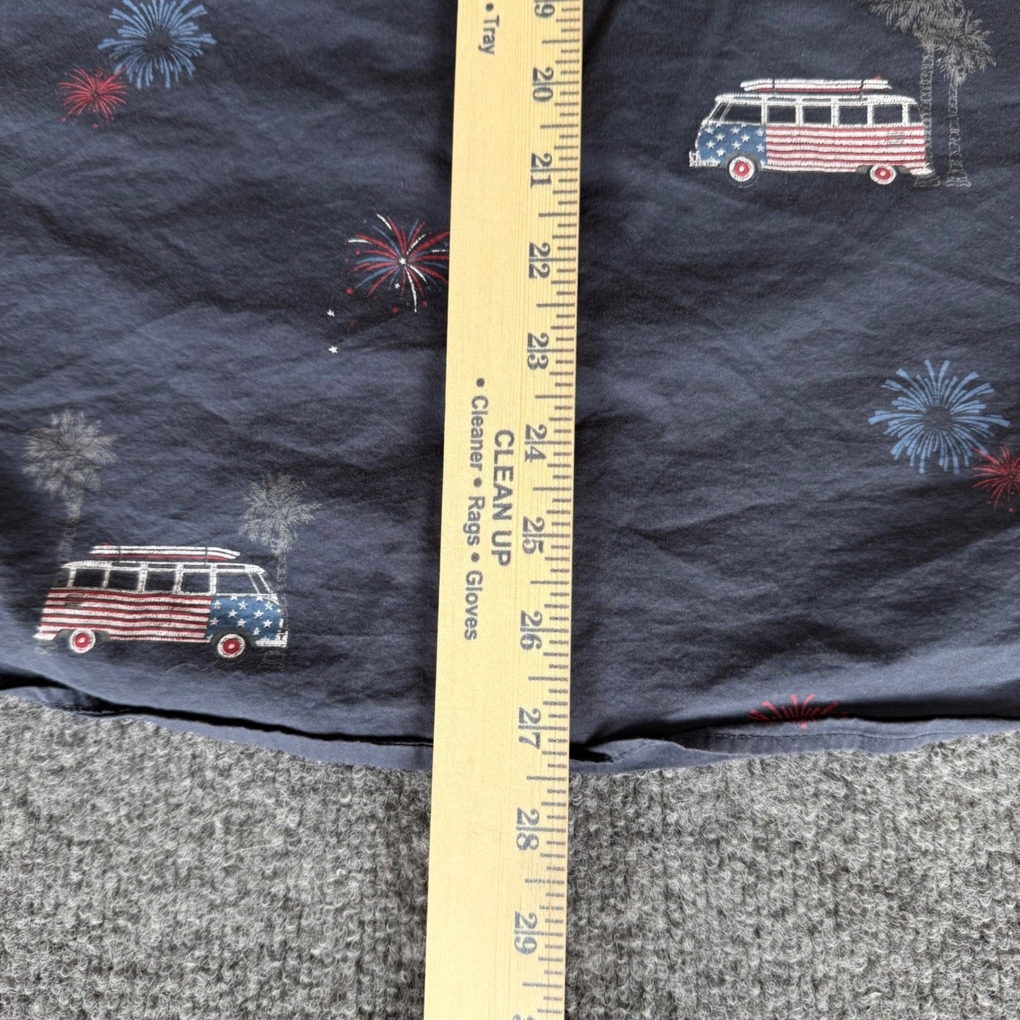Travis Mathew Shirt Fireworks USA Patriotic Short Sleeve Button Up Mens Small