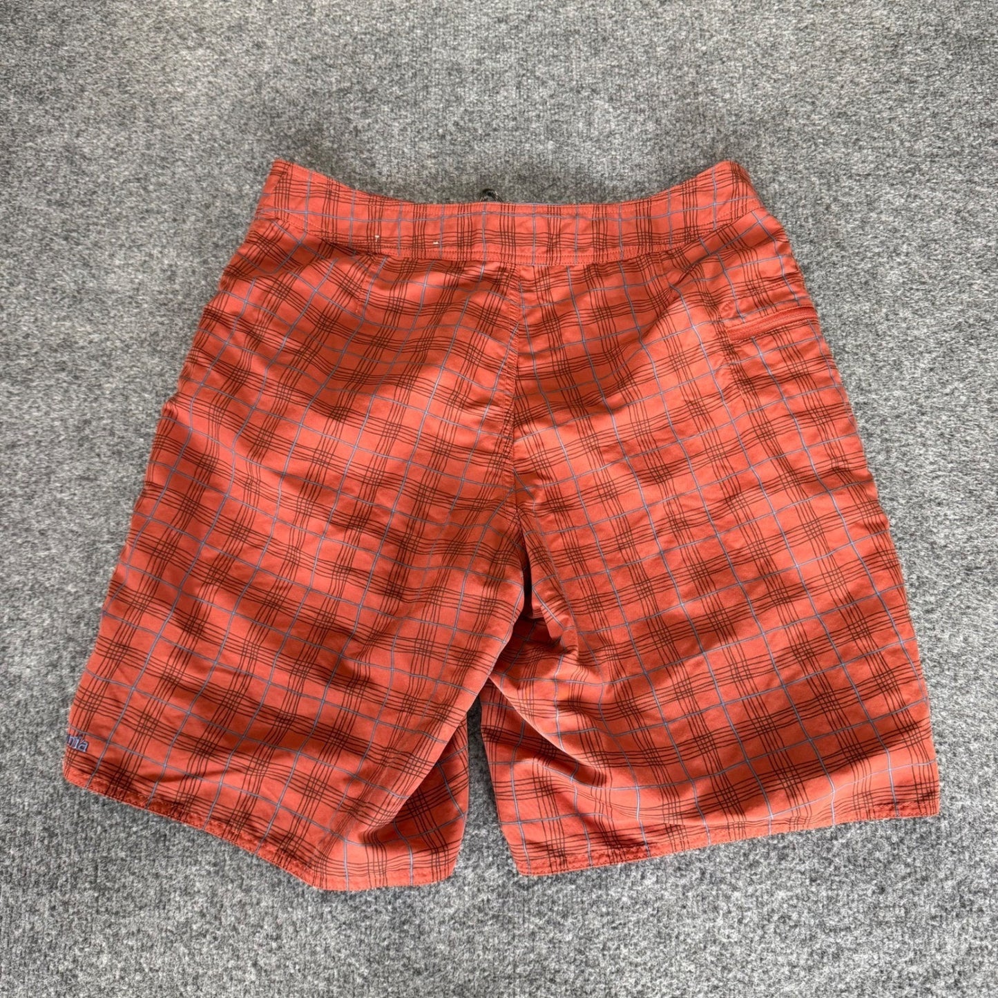 Patagonia Board Shorts Mens 34 Red Plaid Swim Surf Beachwear Casual Lightweight