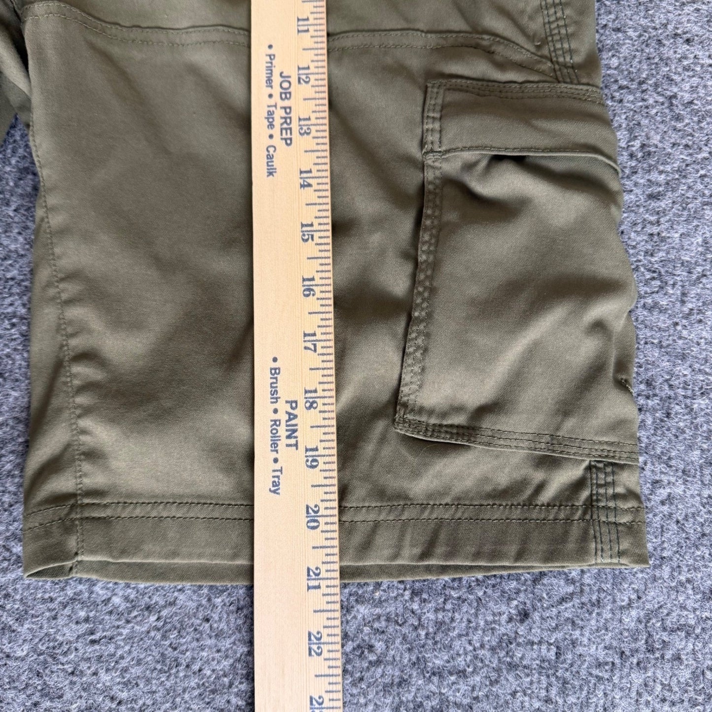 prAna Zion Stretch Short Mens 33 Olive Green Cargo Hiking Outdoor Durable Travel