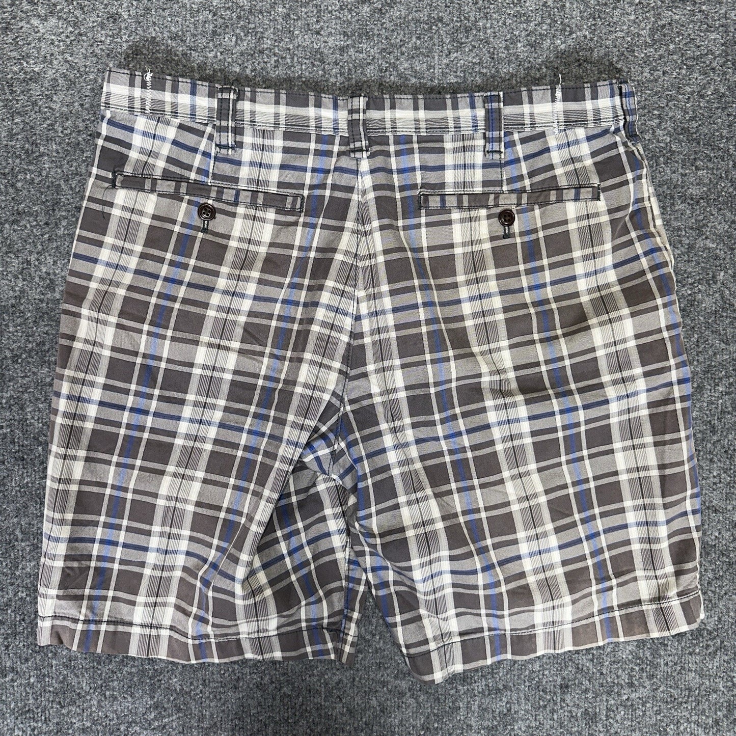 Eddie Bauer Shorts Mens 38 (36x9) Blue Grey Plaid Legend Wash Flat Front Adult
