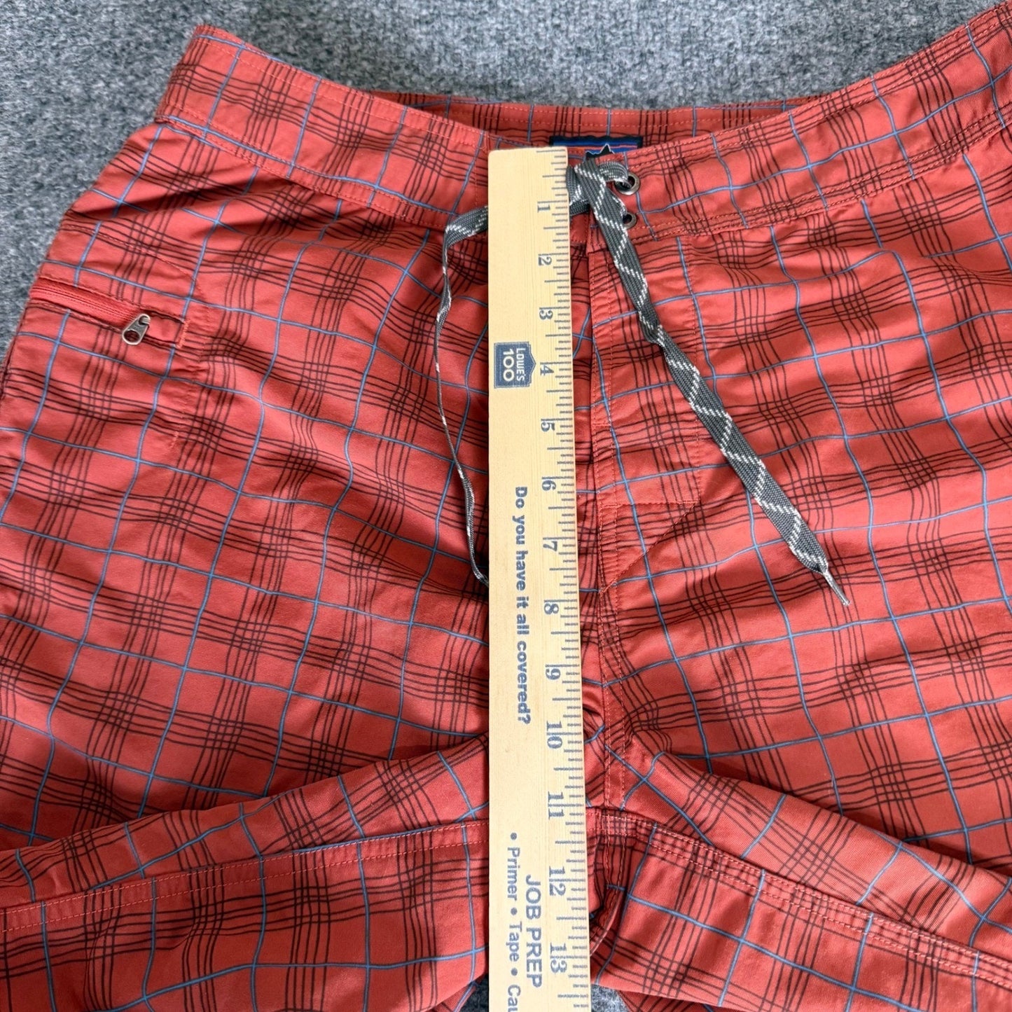 Patagonia Board Shorts Mens 34 Red Plaid Swim Surf Beachwear Casual Lightweight