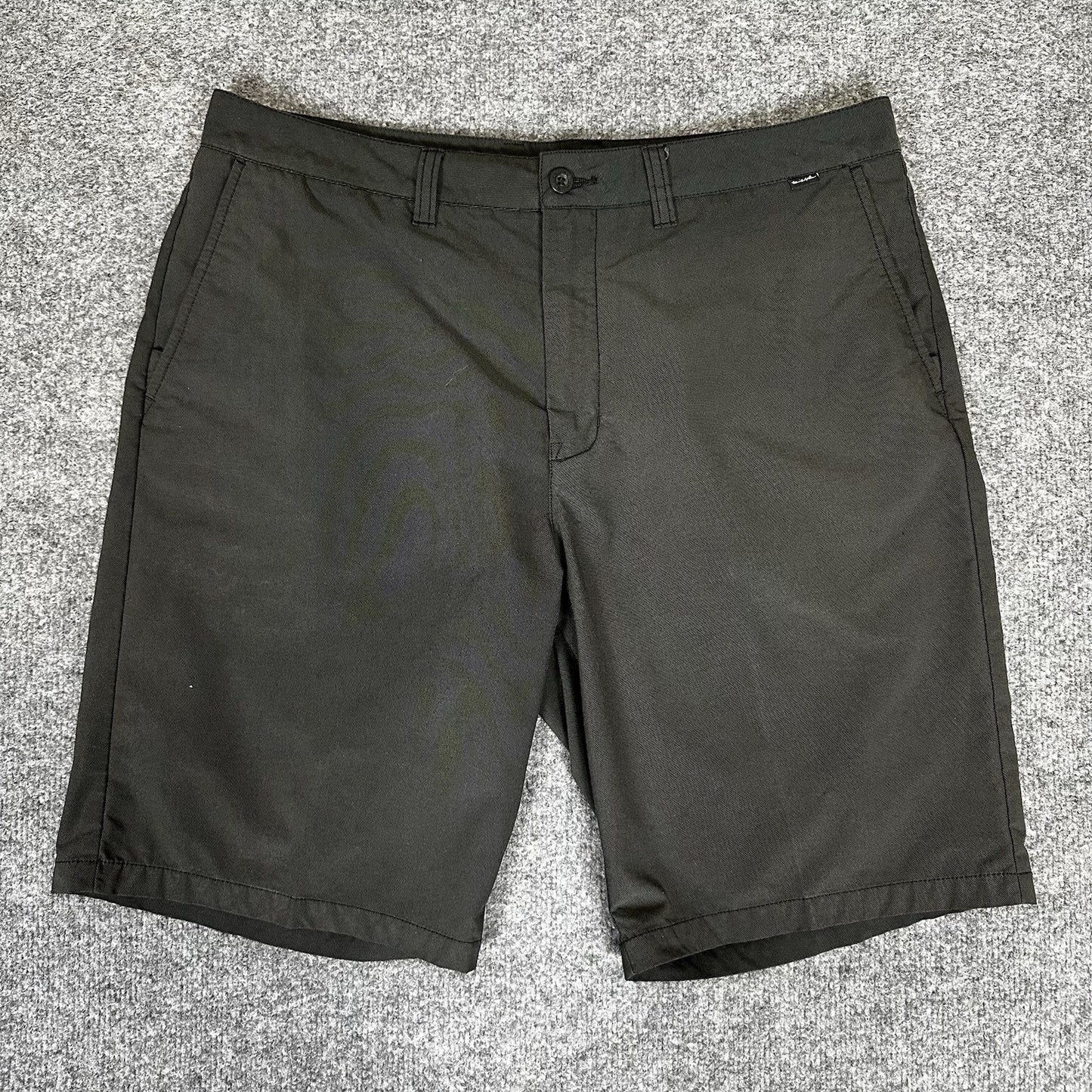 Travis Mathew Shorts Mens 38 Black Golf Chino 10" Performance High Rise Adult