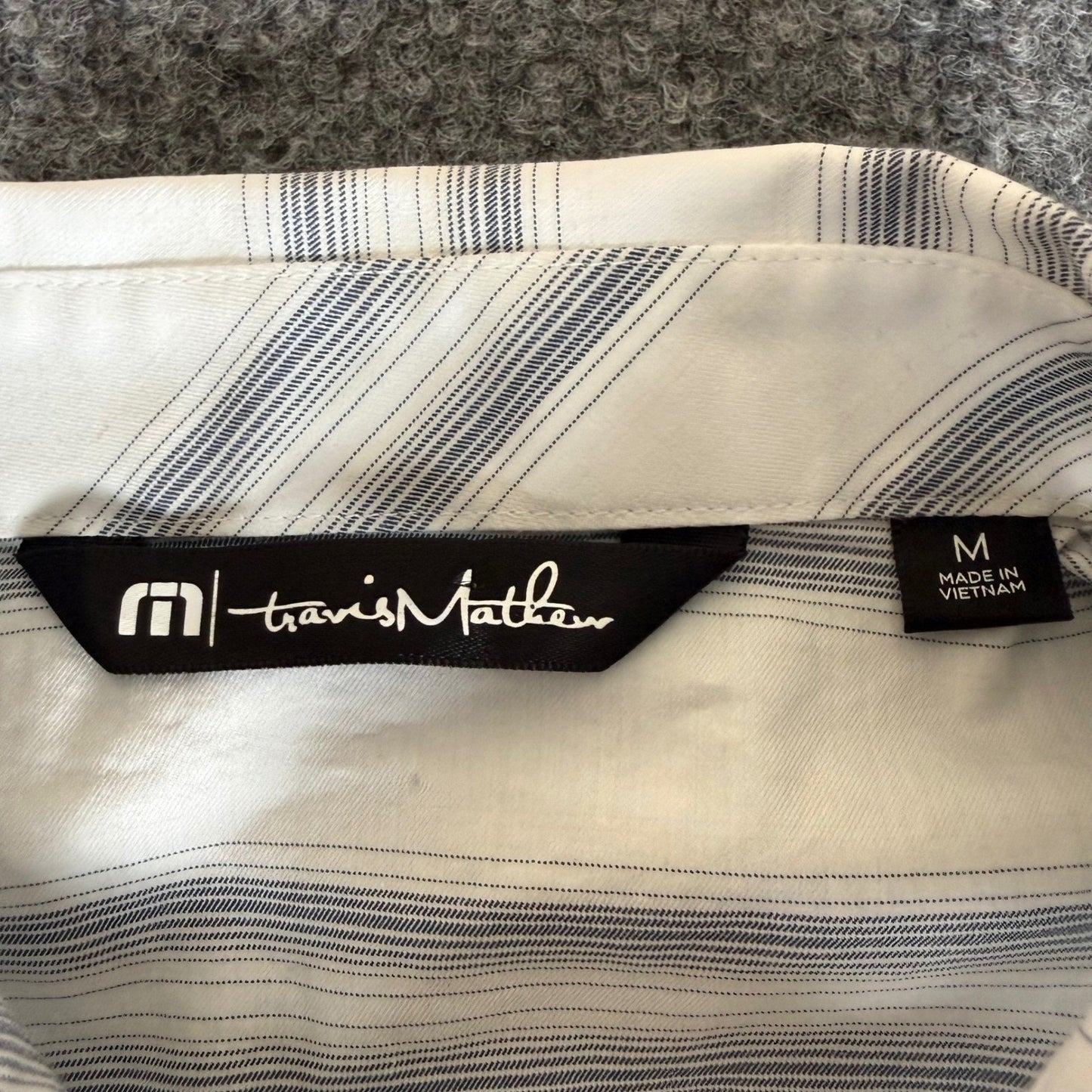 Travis Mathew Shirt Mens Medium Striped Golf Short Sleeve Button Up Casual Top