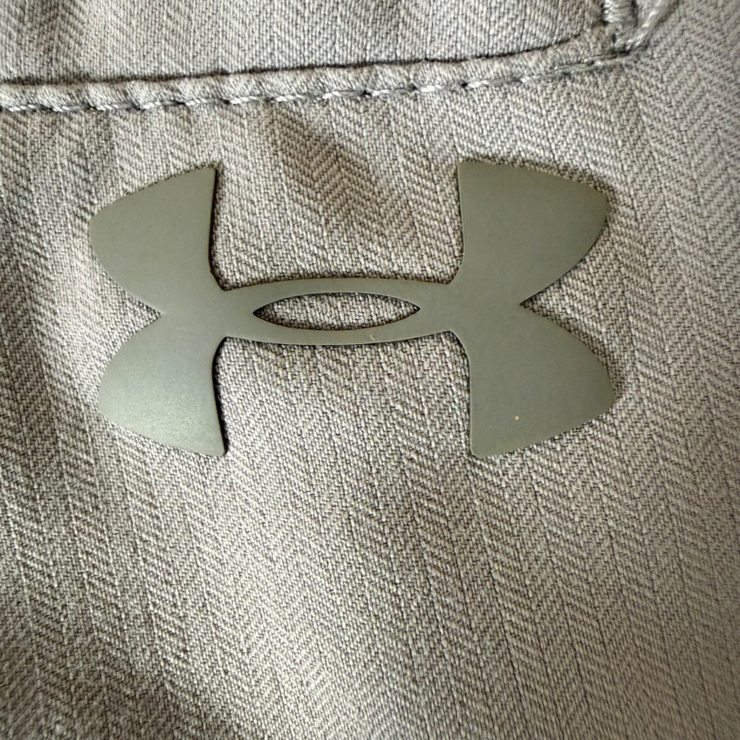 Under Armour Showdown HeatGear Mens Golf Shorts Gray 32 (30) Stretch Athletic
